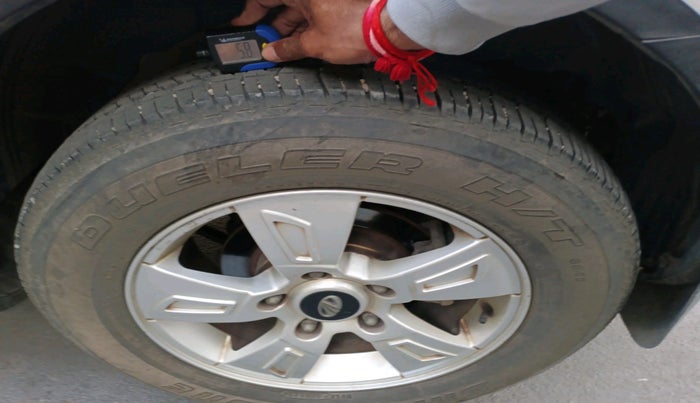 2014 Mahindra XUV500 W8, Diesel, Manual, 1,66,144 km, tyre