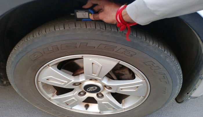 2014 Mahindra XUV500 W8, Diesel, Manual, 1,66,144 km, tyre