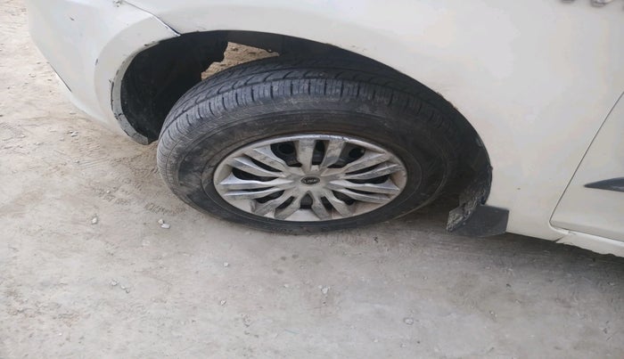 2012 Maruti Swift VXI, Petrol, Manual, 73,869 km, tyre