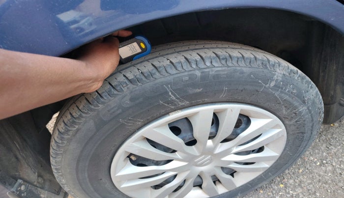 2017 Maruti Dzire VXI, Petrol, Manual, 55,812 km, tyre