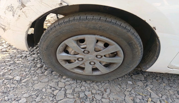 2013 Hyundai Eon D-LITE+, Petrol, Manual, 80,151 km, tyre