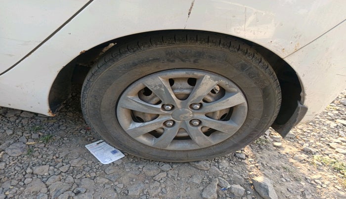 2013 Hyundai Eon D-LITE+, Petrol, Manual, 80,151 km, tyre