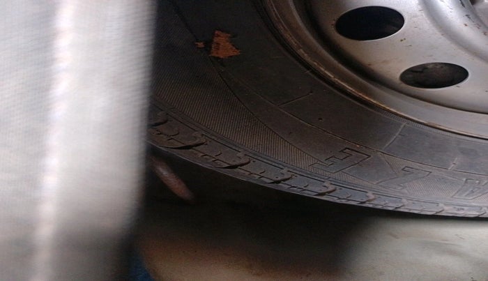 2013 Hyundai Eon D-LITE+, Petrol, Manual, 80,151 km, tyre