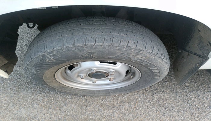 2013 Mahindra Scorpio EX M2DI, Diesel, Manual, 3,85,407 km, tyre