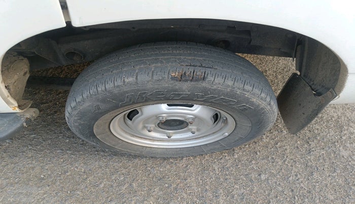 2013 Mahindra Scorpio EX M2DI, Diesel, Manual, 3,85,407 km, tyre