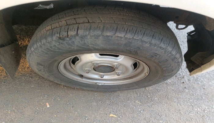 2013 Mahindra Scorpio EX M2DI, Diesel, Manual, 3,85,407 km, tyre