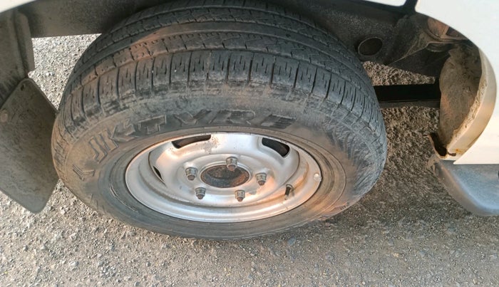 2013 Mahindra Scorpio EX M2DI, Diesel, Manual, 3,85,407 km, tyre