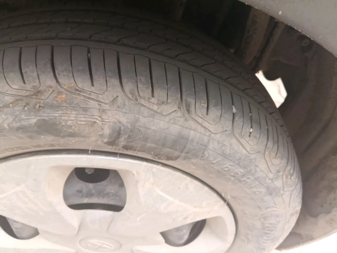 2022 Tata Tiago XT CNG, CNG, Manual, 21,400 km, tyre