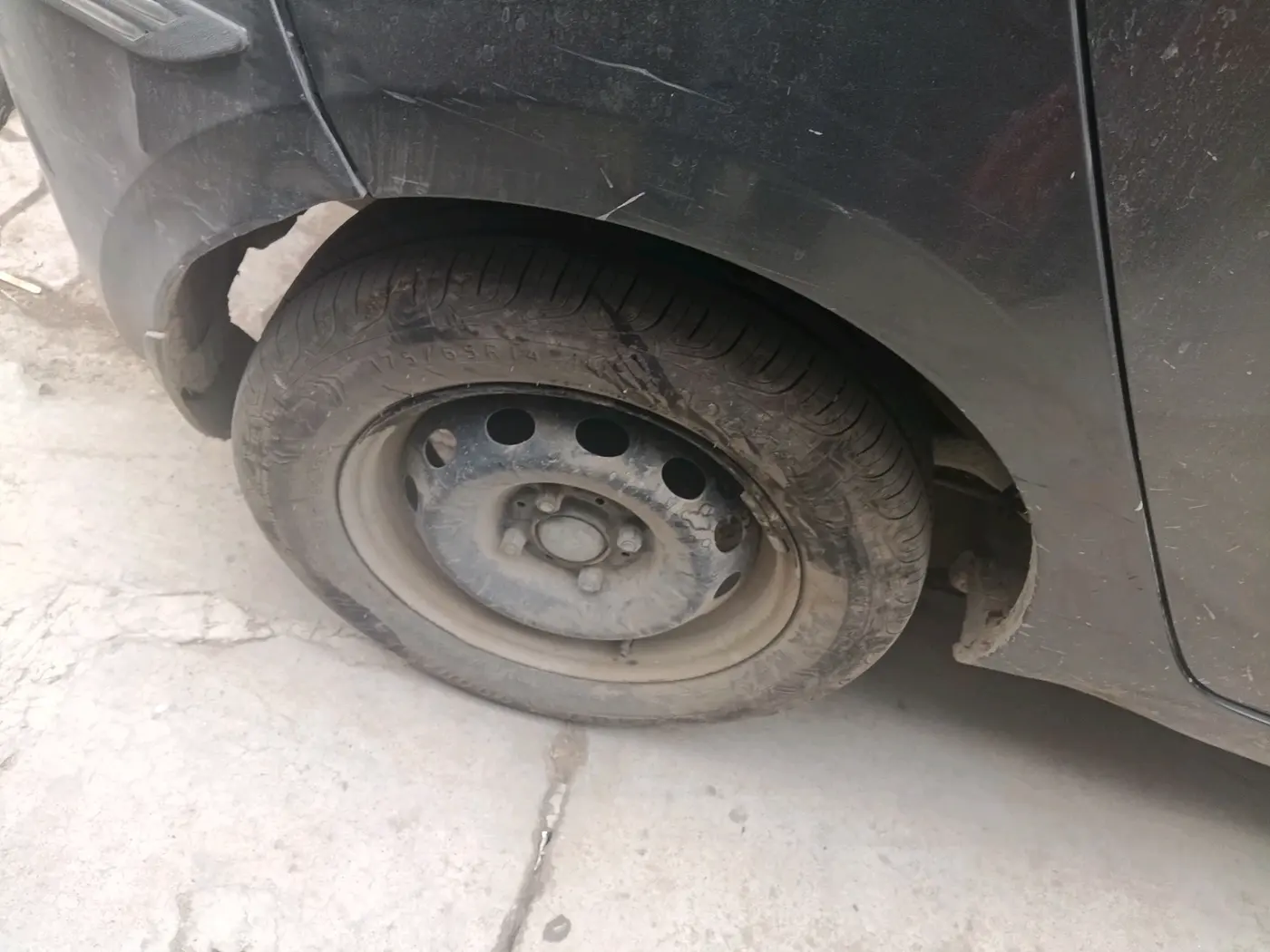 2022 Tata Tiago XT CNG, CNG, Manual, 21,400 km, tyre