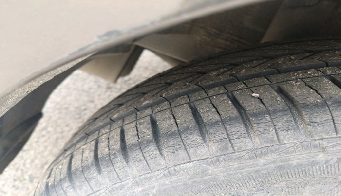 2015 Honda Amaze 1.2L I-VTEC S, Petrol, Manual, 74,290 km, tyre