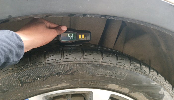 2022 Maruti S Cross ZETA 1.5, Petrol, Manual, 30,575 km, tyre