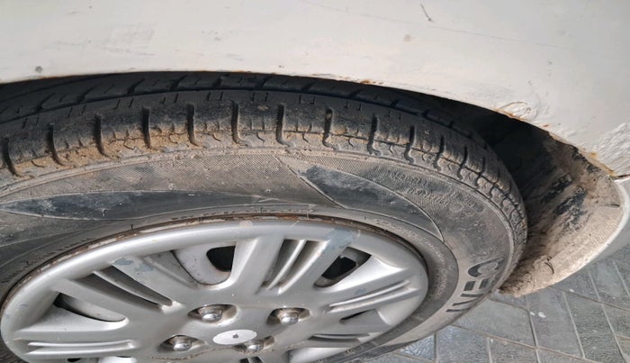 2014 Hyundai Santro Xing GL PLUS, Petrol, Manual, 1,23,014 km, tyre