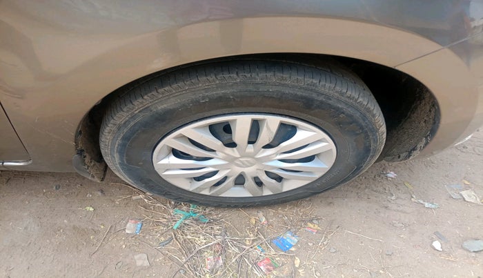 2017 Maruti Dzire VDI, Diesel, Manual, 88,663 km, tyre