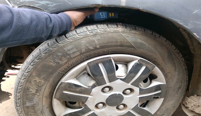 2011 Hyundai i10 ERA 1.1, Petrol, Manual, 1,12,927 km, tyre