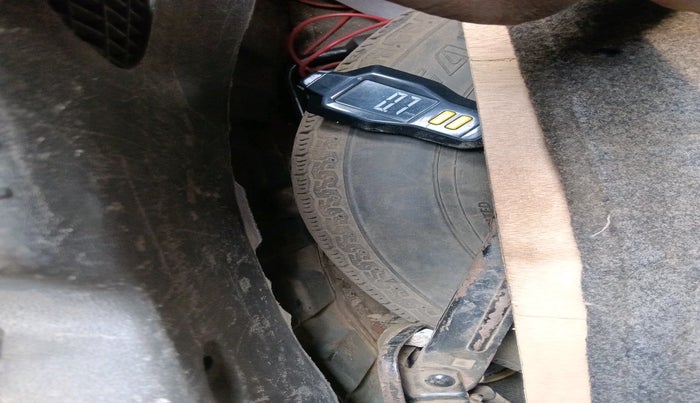 2011 Hyundai i10 ERA 1.1, Petrol, Manual, 1,12,927 km, tyre