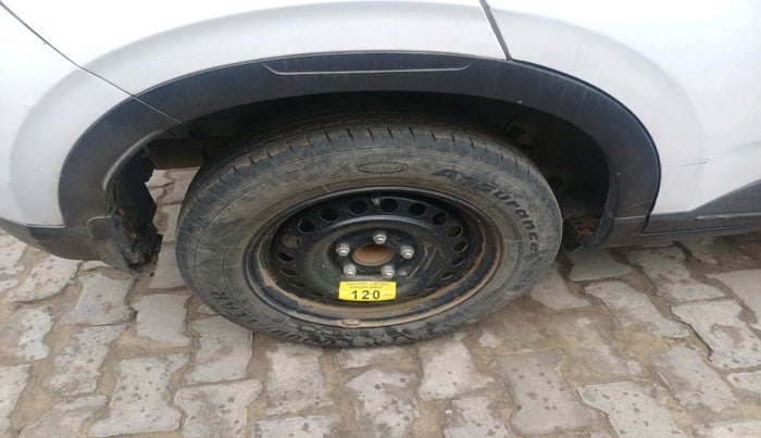 2020 Hyundai VENUE SX 1.5 CRDI, Diesel, Manual, 63,248 km, tyre