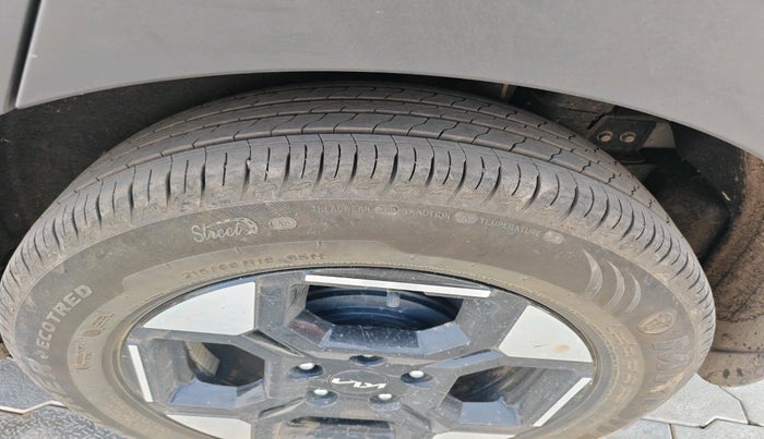 2025 KIA SYROS HTK (O) 1.5 Diesel 6MT, Diesel, Manual, 9,049 km, tyre