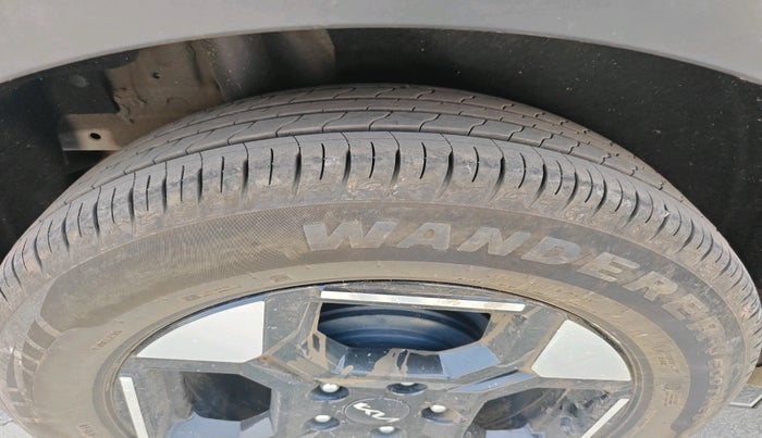 2025 KIA SYROS HTK (O) 1.5 Diesel 6MT, Diesel, Manual, 9,049 km, tyre