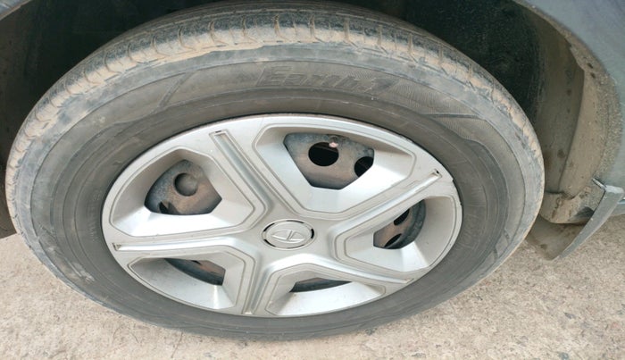 2020 Tata NEXON XZ DIESEL, Diesel, Manual, 1,46,948 km, tyre