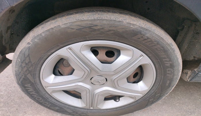 2020 Tata NEXON XZ DIESEL, Diesel, Manual, 1,46,948 km, tyre