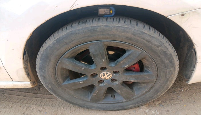 2012 Volkswagen Vento HIGHLINE DIESEL 1.6, Diesel, Manual, 93,583 km, tyre