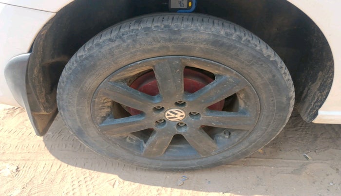 2012 Volkswagen Vento HIGHLINE DIESEL 1.6, Diesel, Manual, 93,583 km, tyre