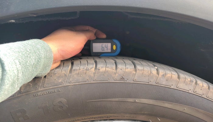 2023 Mahindra XUV700 AX 7 LUXURY D AT 7 STR, Diesel, Automatic, 41,412 km, tyre