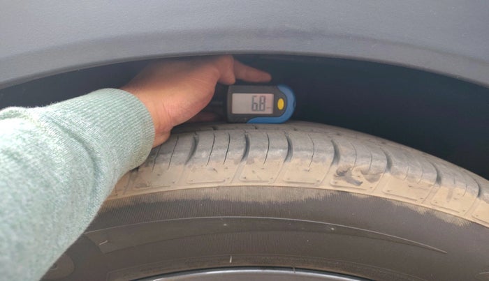 2023 Mahindra XUV700 AX 7 LUXURY D AT 7 STR, Diesel, Automatic, 41,412 km, tyre