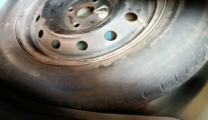 2013 Maruti Swift VXI, Petrol, Manual, 1,22,561 km, tyre