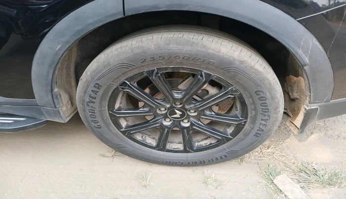 2025 Mahindra XUV700 AX 7 D AT 7 STR, Diesel, Automatic, 13,218 km, tyre