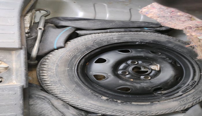 2015 Maruti Alto K10 VXI, Petrol, Manual, 73,234 km, tyre