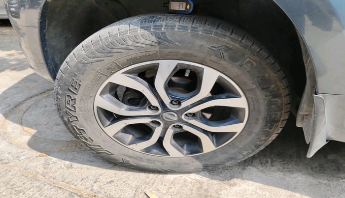 2014 Nissan Terrano XL D PLUS, Diesel, Manual, 1,69,689 km, tyre