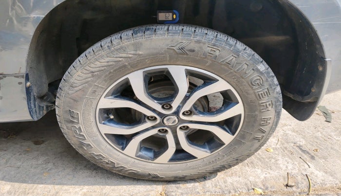 2014 Nissan Terrano XL D PLUS, Diesel, Manual, 1,69,689 km, tyre