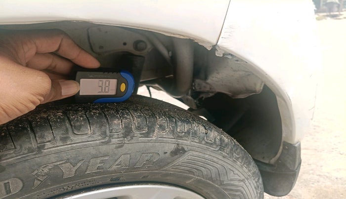 2013 Maruti Wagon R 1.0 LXI CNG, Petrol, Manual, 1,03,685 km, tyre