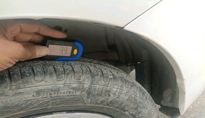 2013 Maruti Wagon R 1.0 LXI CNG, Petrol, Manual, 1,03,685 km, tyre