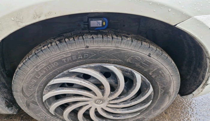 2017 Maruti Swift VXI, CNG, Manual, 1,51,684 km, tyre