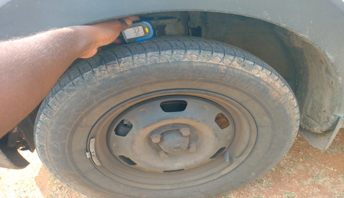 2021 Renault TRIBER RXE MT, Petrol, Manual, 92,000 km, tyre