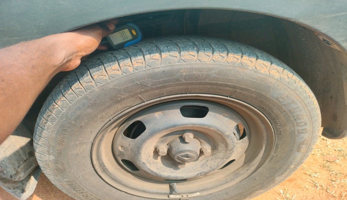 2021 Renault TRIBER RXE MT, Petrol, Manual, 92,000 km, tyre