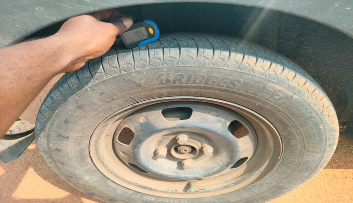 2021 Renault TRIBER RXE MT, Petrol, Manual, 92,000 km, tyre