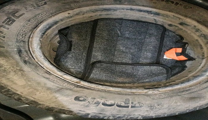 2022 Hyundai VENUE S 1.2, Petrol, Manual, 51,452 km, tyre