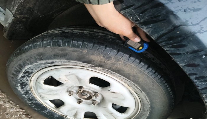 2015 Renault Duster 85 PS RXL DIESEL, Diesel, Manual, 90,000 km, tyre