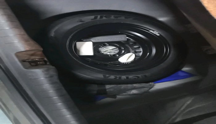 2023 Honda Amaze 1.2L I-VTEC S, Petrol, Manual, 28,023 km, tyre