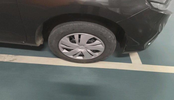 2023 Honda Amaze 1.2L I-VTEC S, Petrol, Manual, 28,023 km, tyre