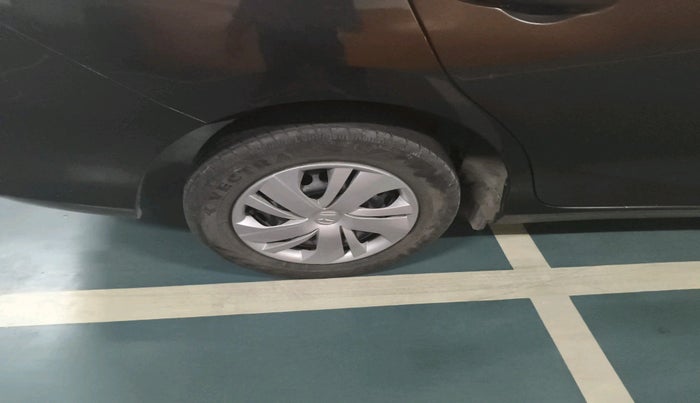 2023 Honda Amaze 1.2L I-VTEC S, Petrol, Manual, 28,023 km, tyre