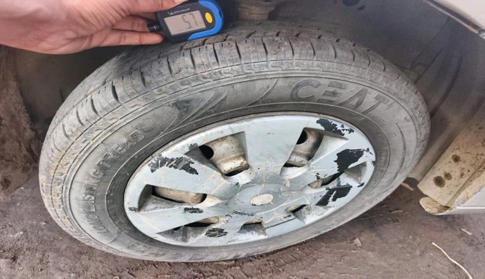 2011 Maruti Wagon R 1.0 LXI, Petrol, Manual, 1,19,083 km, tyre