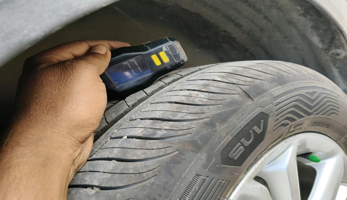 2016 Hyundai Creta SX 1.6 DIESEL, Diesel, Manual, 2,38,571 km, tyre