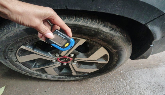 2025 KIA SONET HTE (O) 1.5 Diesel MT, Diesel, Manual, 18,449 km, tyre