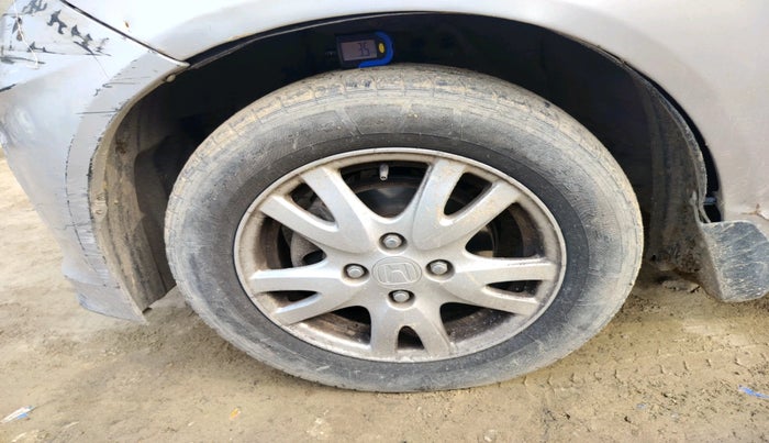 2012 Honda Brio V MT, Petrol, Manual, 67,966 km, tyre