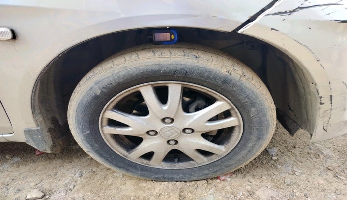 2012 Honda Brio V MT, Petrol, Manual, 67,966 km, tyre