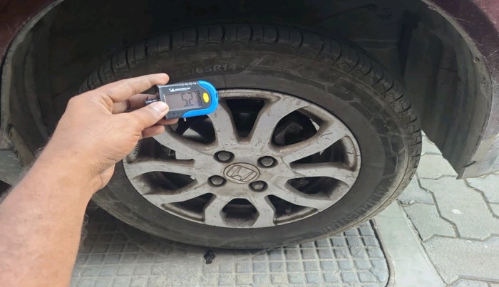 2015 Honda Amaze 1.2L I-VTEC VX, Petrol, Manual, 2,52,886 km, tyre